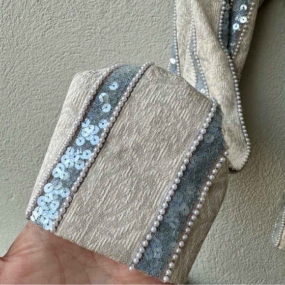 Vintage Salvatore Ferragamo Women’s Pearls and Sequins Blazer Jacket Size Small - Picture 4 of 13